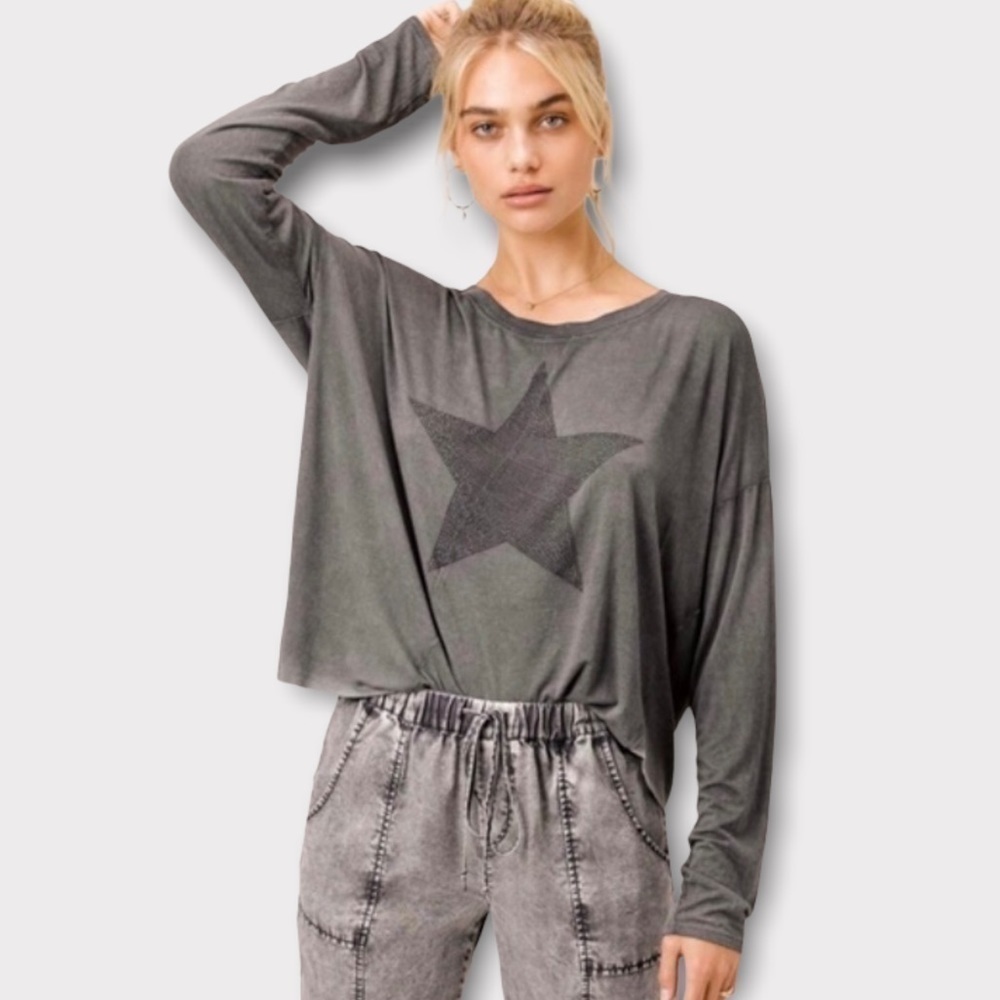 𝅺Lovestitch I'm A Star Vintage Wash Top Gray NWT